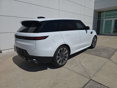 2026 Land Rover Range Rover Sport SE