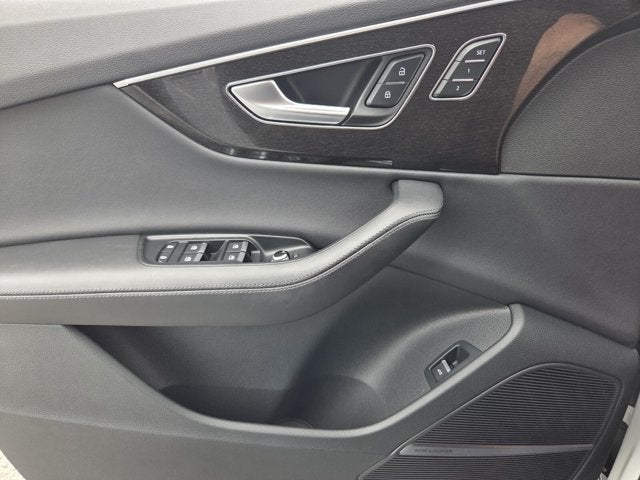 2023 Audi Q7 Premium Plus