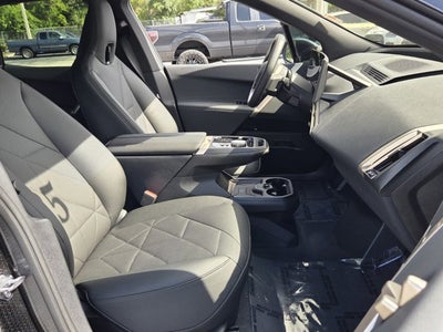 2025 BMW iX xDrive50