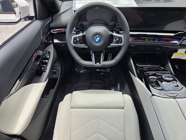 2027 BMW 550e 550e xDrive
