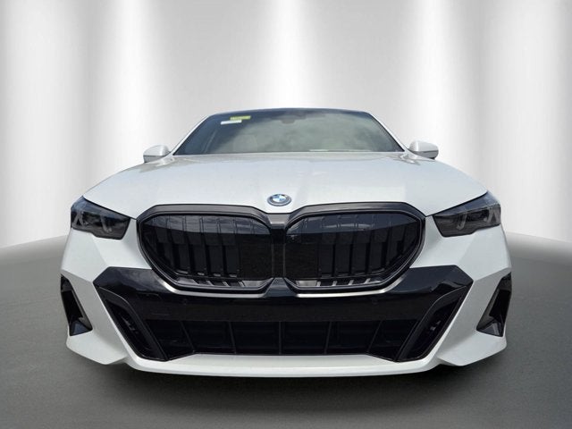 2027 BMW 550e 550e xDrive
