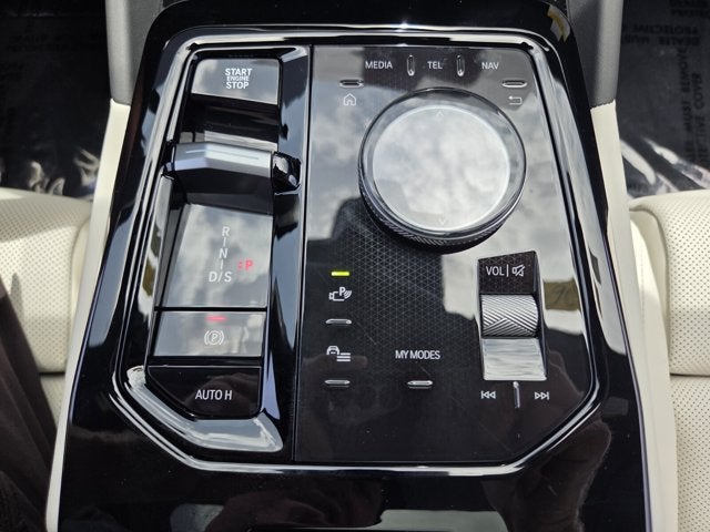 2027 BMW 550e 550e xDrive