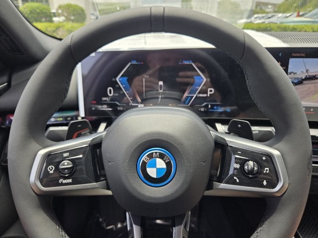 2027 BMW 550e 550e xDrive