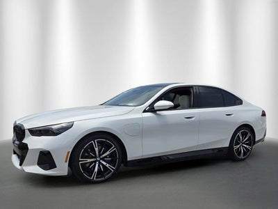 2027 BMW 550e 550e xDrive
