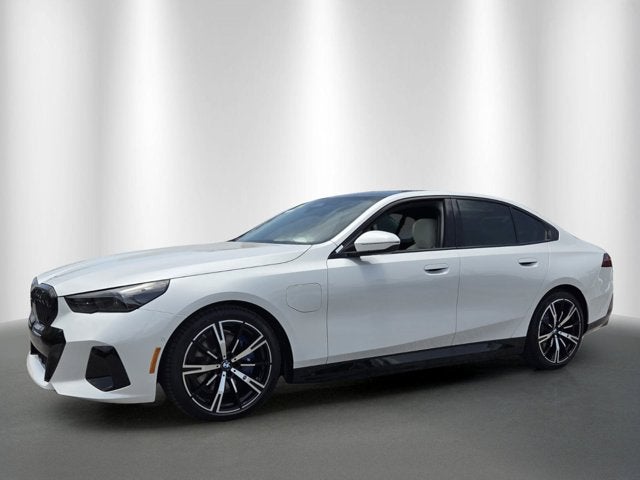 2027 BMW 550e 550e xDrive