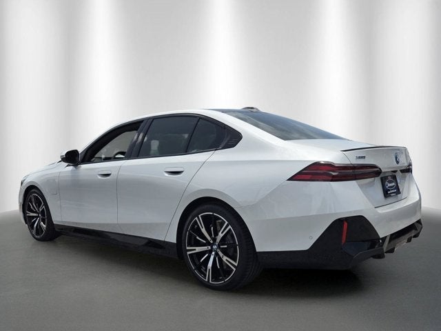 2027 BMW 550e 550e xDrive