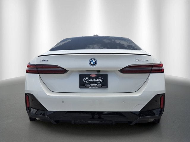 2027 BMW 550e 550e xDrive