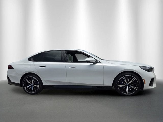 2027 BMW 550e 550e xDrive