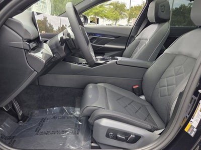 2027 BMW 550e 550e xDrive