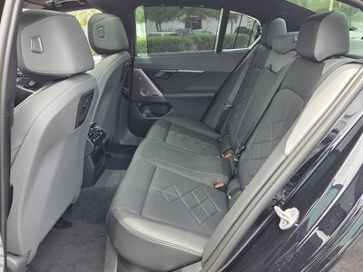 2027 BMW 550e 550e xDrive