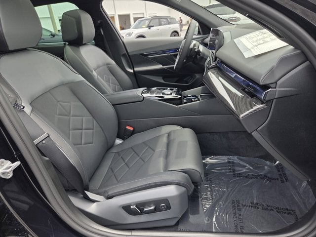 2027 BMW 550e 550e xDrive