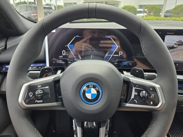 2027 BMW 550e 550e xDrive