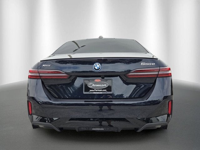 2027 BMW 550e 550e xDrive
