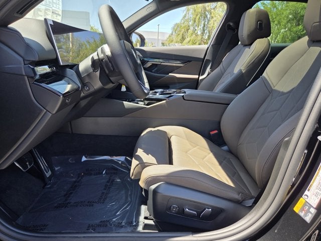 2027 BMW 550e 550e xDrive