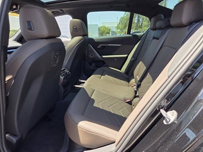 2027 BMW 550e 550e xDrive