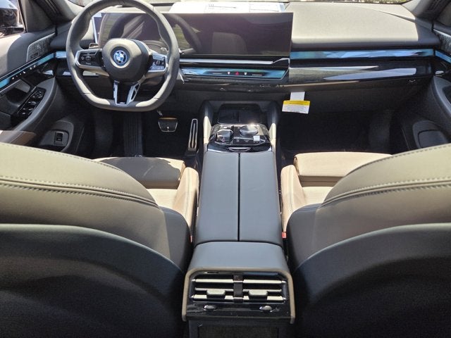 2027 BMW 550e 550e xDrive