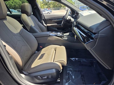 2027 BMW 550e 550e xDrive