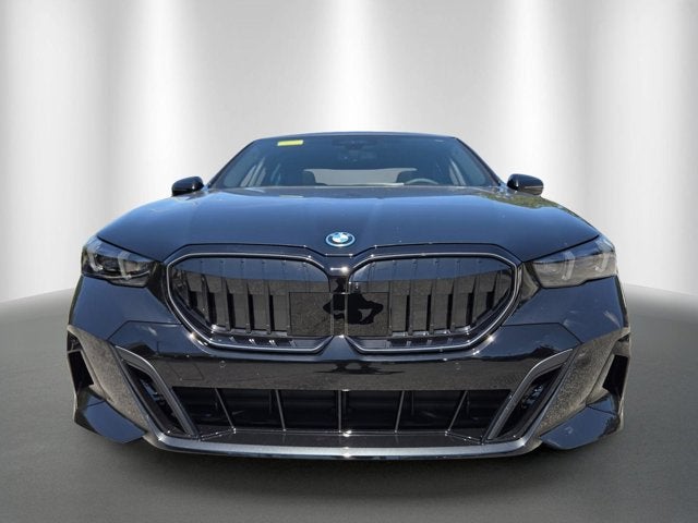 2027 BMW 550e 550e xDrive