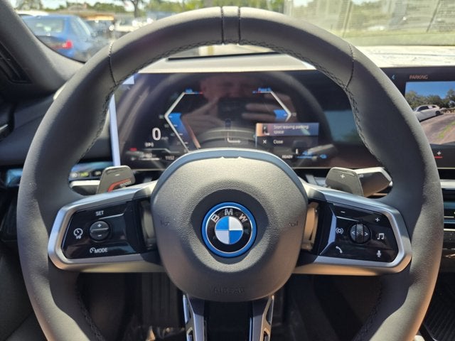 2027 BMW 550e 550e xDrive