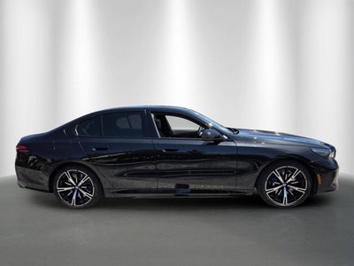 2027 BMW 550e 550e xDrive