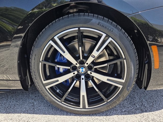 2027 BMW 550e 550e xDrive