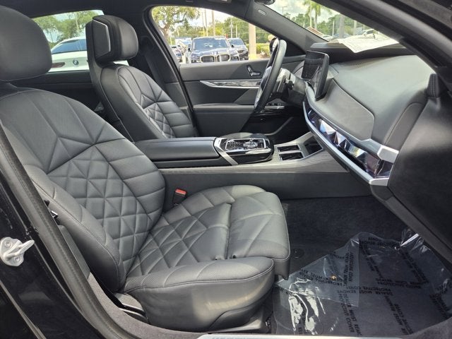 2023 BMW 740i 740i