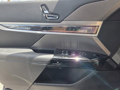 2023 BMW 740i 740i