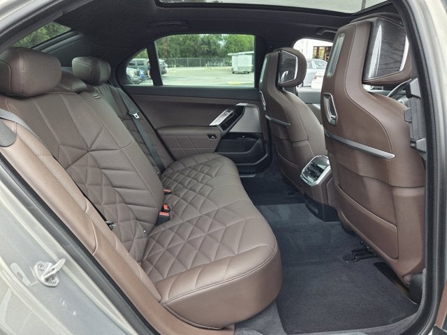 2023 BMW 740i 740i