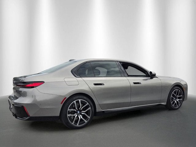 2023 BMW 740i 740i