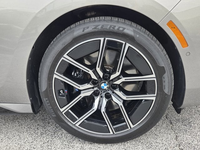 2023 BMW 740i 740i