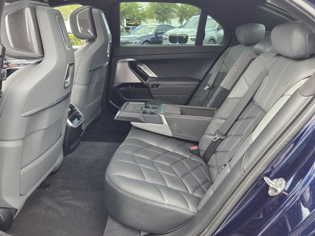 2023 BMW 740i 740i