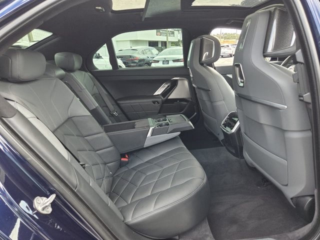 2023 BMW 740i 740i