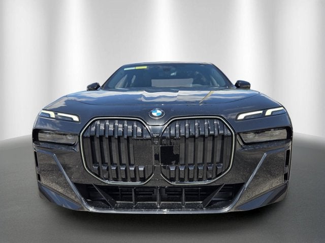 2026 BMW 740i 740i