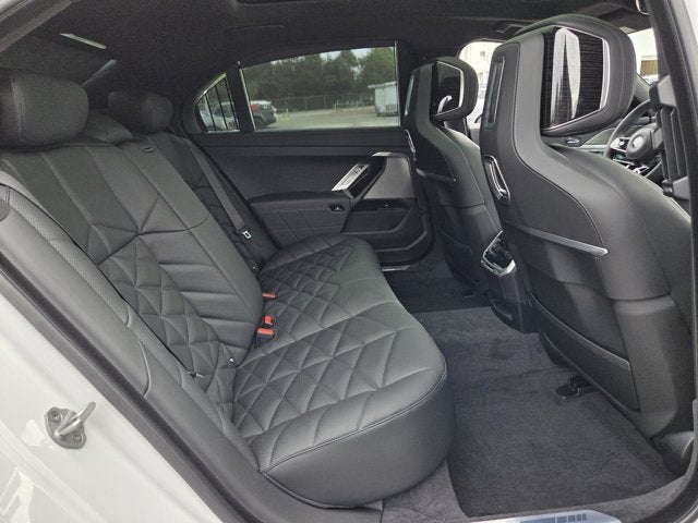 2026 BMW 740i 740i