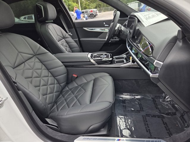2026 BMW 740i 740i