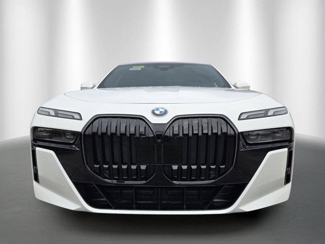 2026 BMW 740i 740i
