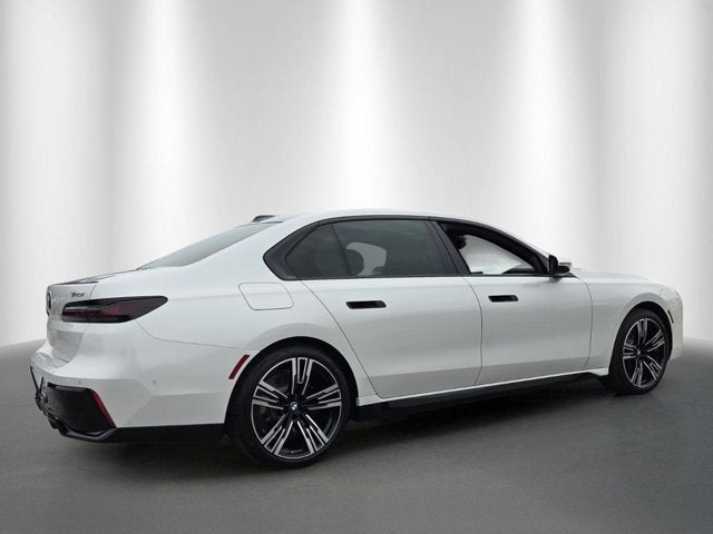 2026 BMW 740i 740i