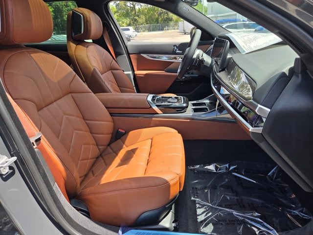 2026 BMW 740i 740i