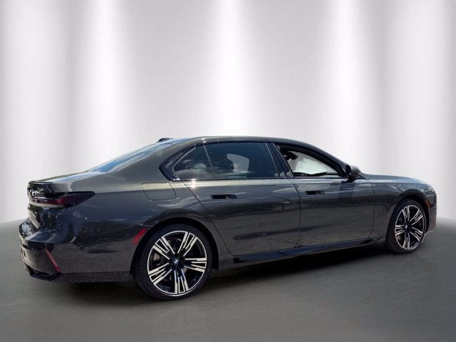 2026 BMW 740i 740i