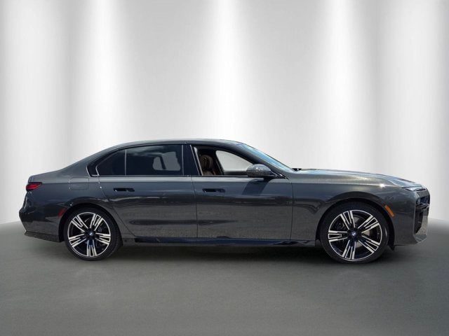 2026 BMW 740i 740i