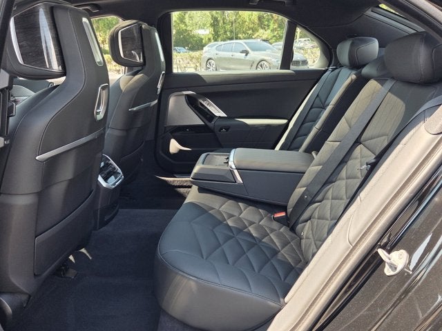 2025 BMW 7 Series 740i xDrive
