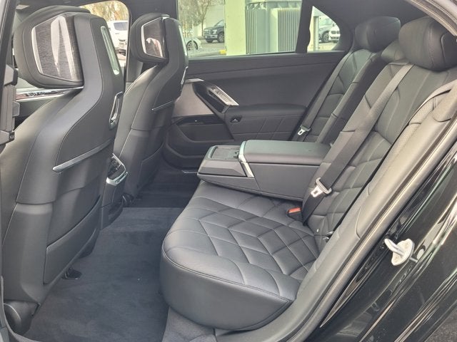 2025 BMW 750e xDrive 750e xDrive