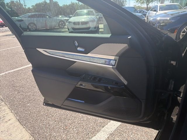 2024 BMW 750e xDrive 750e xDrive