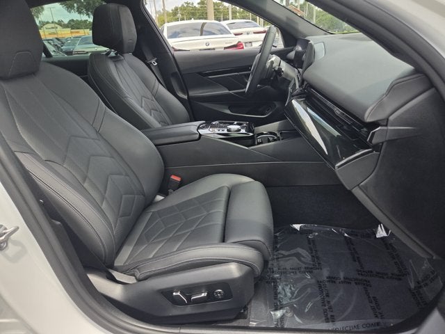 2024 BMW 530i 530i