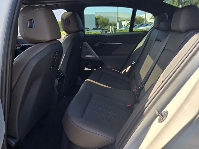 2027 BMW 530i 530i