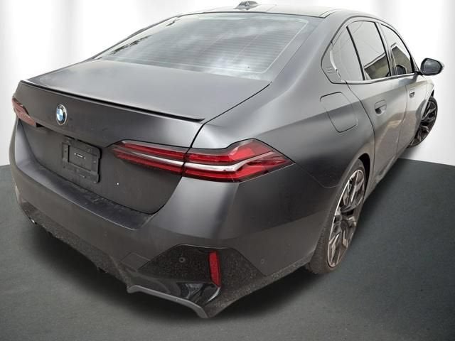 2024 BMW 5 Series 530i