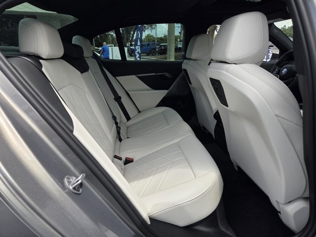 2027 BMW 530i 530i xDrive
