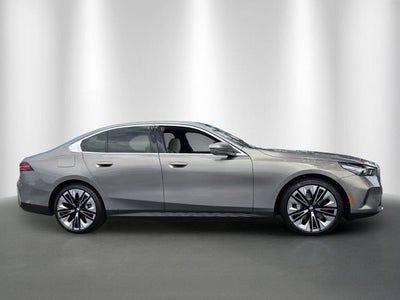 2027 BMW 530i 530i xDrive