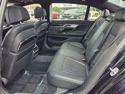 2019 BMW 750i 750i