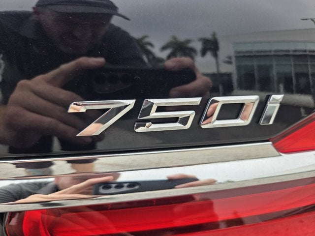 2019 BMW 750i 750i